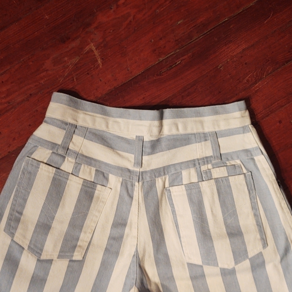 Sienna Blue/White Vertical Stripes Button Fly High Rise Denim Shorts Sz 11/12 - Picture 6 of 7